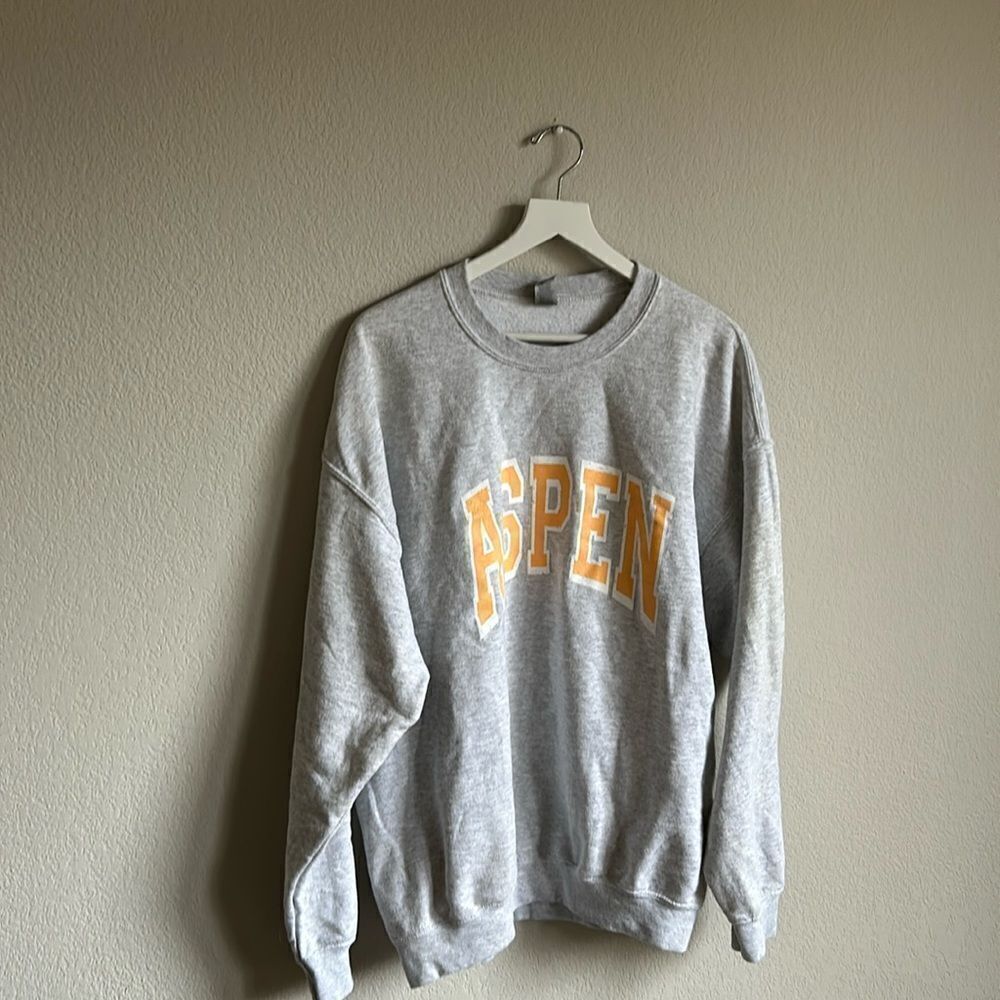 Gildan Heavy blend sweatshirt Light gray Aspen  print XL New no tags